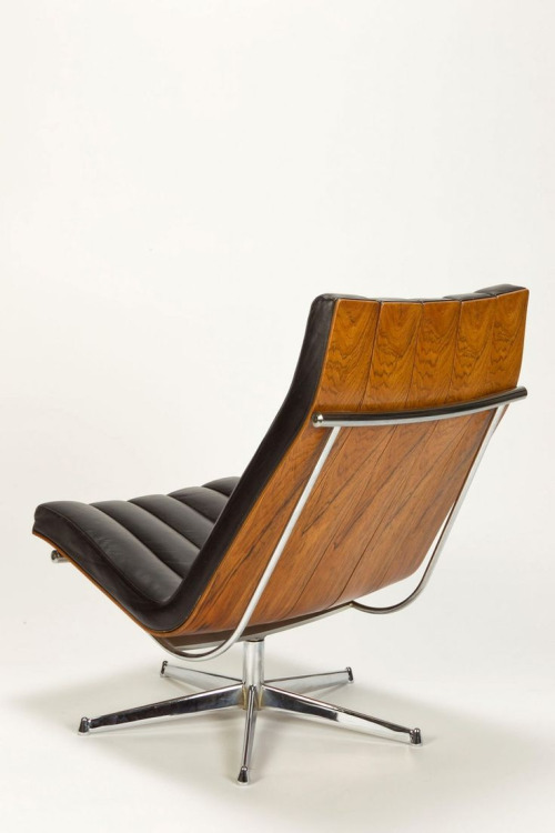 javier carvajal chair