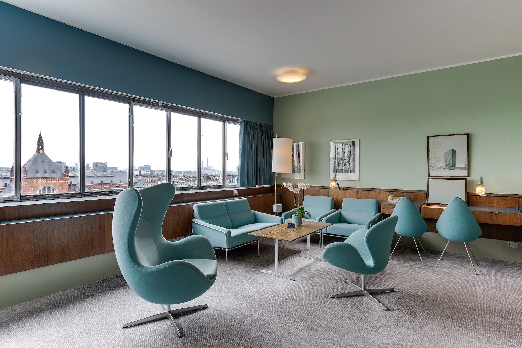 Arne Jacobsen Egg Chair Suite room 606