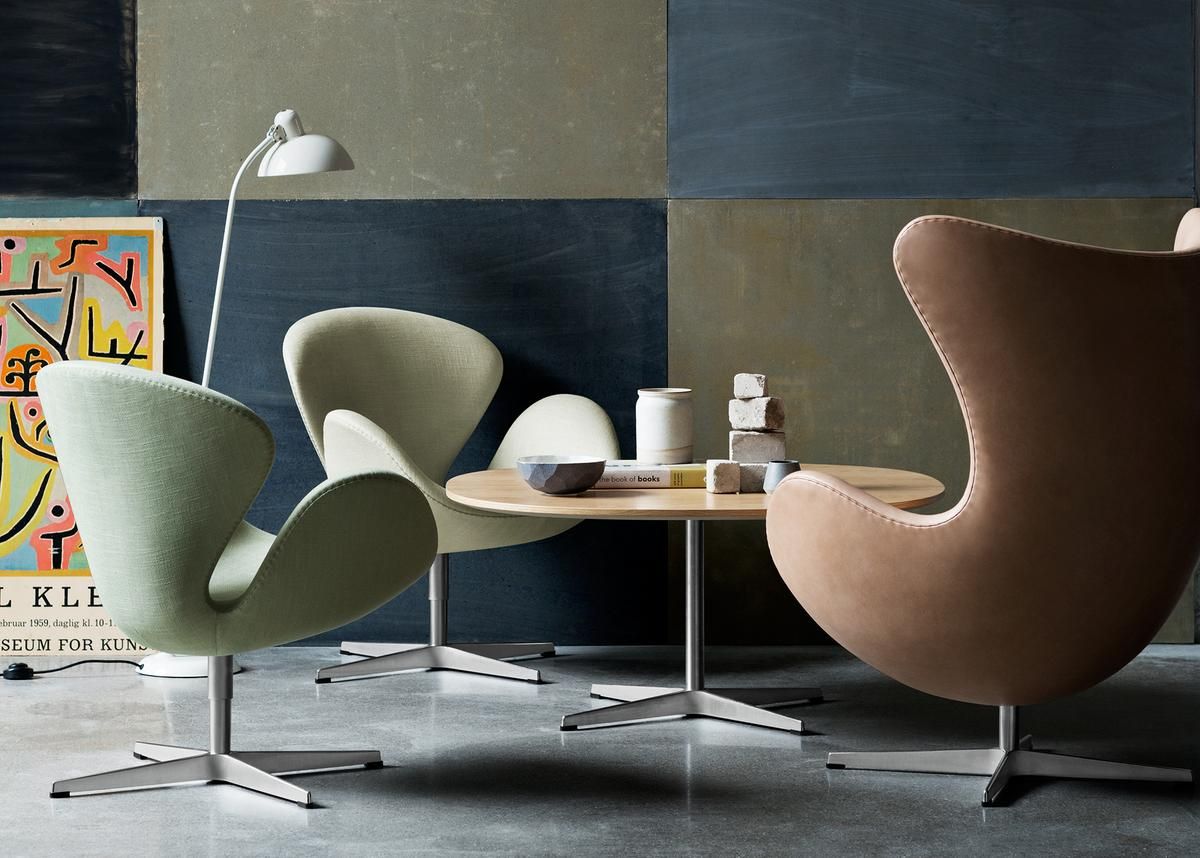 Arne Jacobsen designed The Swan Chair for the lobby and lounge areas at the Royal Hotel in Copenhagen