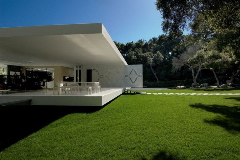 Glass Pavilion house by Steve Hermann