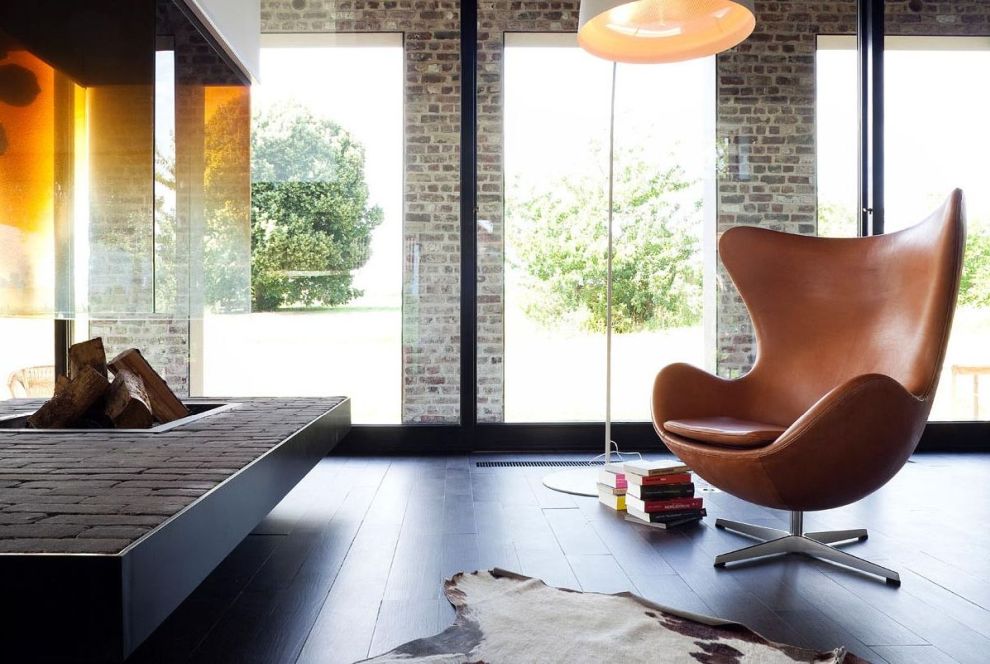 arne jacobsen design of the  egg chair