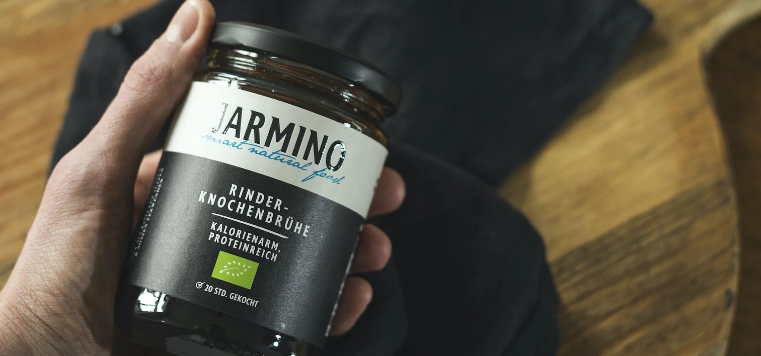 Knochenbruehe jarmino
