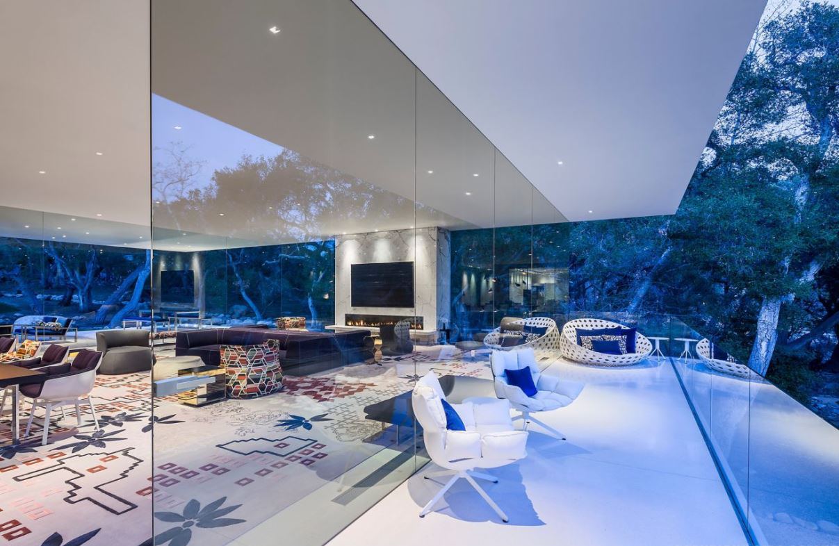Glass Pavilion villa in California by Steve Hermann